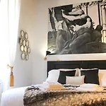 Sophisticated Studio Decor -Topcollection