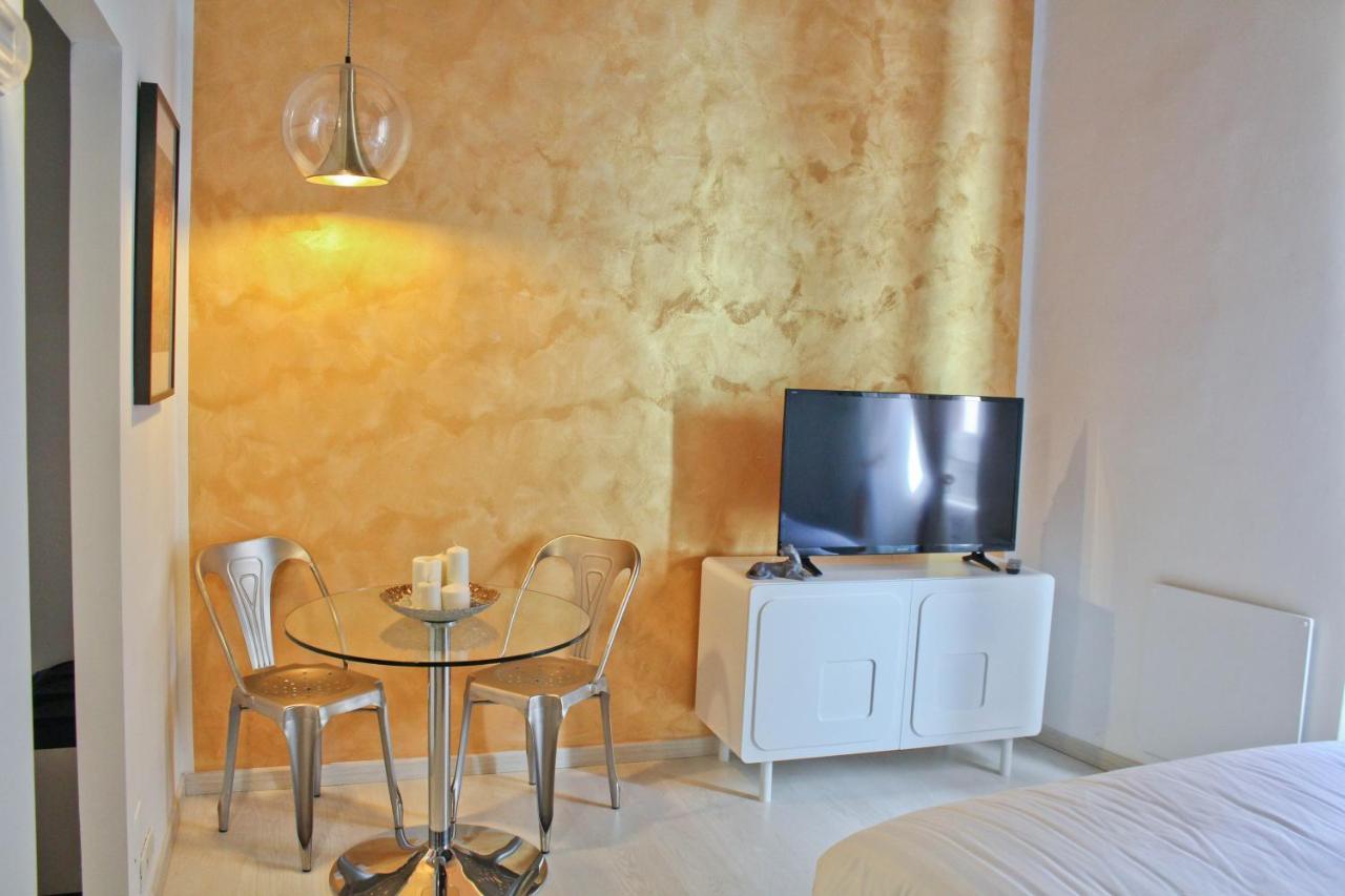 Sophisticated Decor -topcollection Apartment